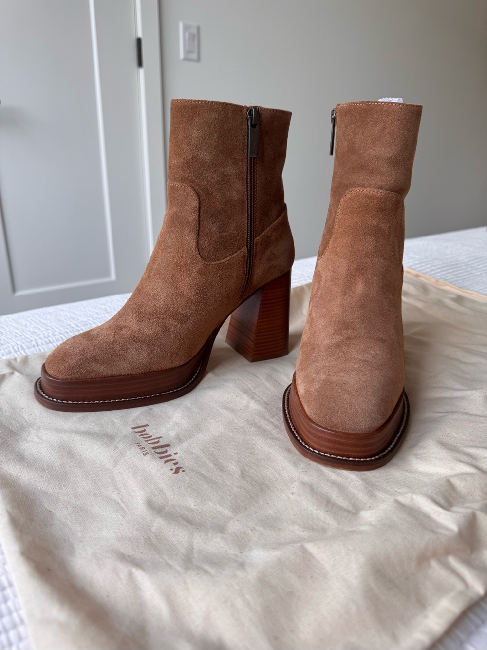 NIB Bobbies Marnie - Squirrel Suede 38 - Picture 3 of 8